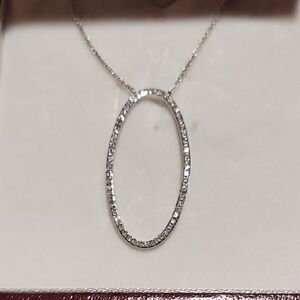 Elegant Diamond Oval Pendant With 14kt White Gold Necklace